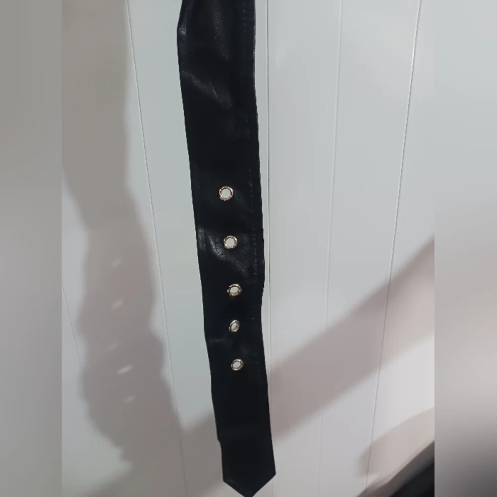 Women Black Faux Leather Adjustable Belt - Picture 6 of 7